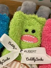 Laden Sie das Bild in den Galerie-Viewer, Cuddly Socks Monsterchen