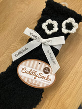 Laden Sie das Bild in den Galerie-Viewer, Cuddly Socks Blümchen
