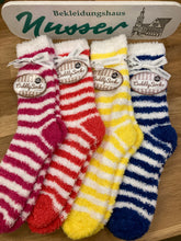 Laden Sie das Bild in den Galerie-Viewer, Cuddly Socks gestreift